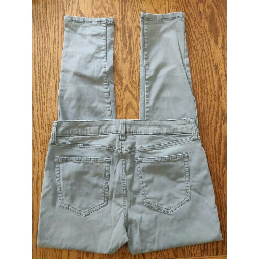 Sonoma size 8 women's skinny jeans gray color high rise zip up plain pockets EUC